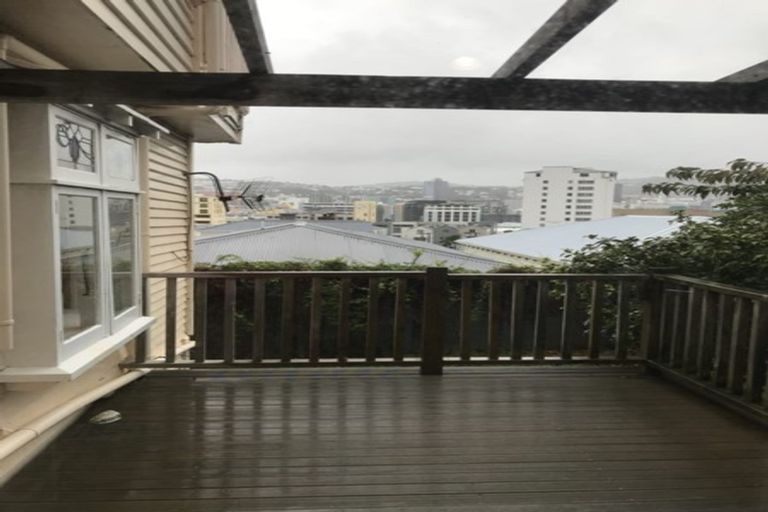 Photo of property in 7a Hawker Street, Mount Victoria, Wellington, 6011