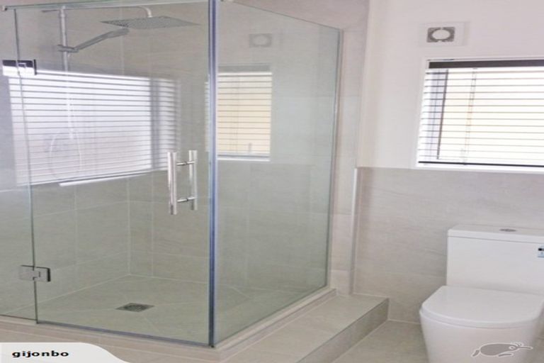 Photo of property in 12 Phillipa Place, Browns Bay, Auckland, 0630