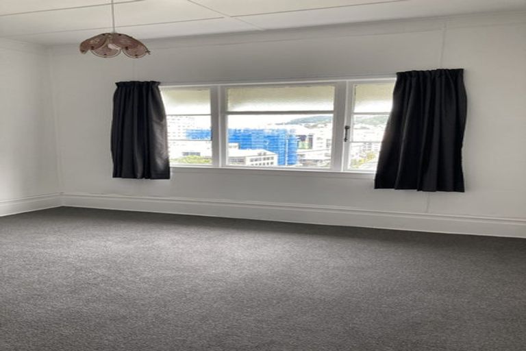 Photo of property in 20 Macdonald Crescent, Te Aro, Wellington, 6011