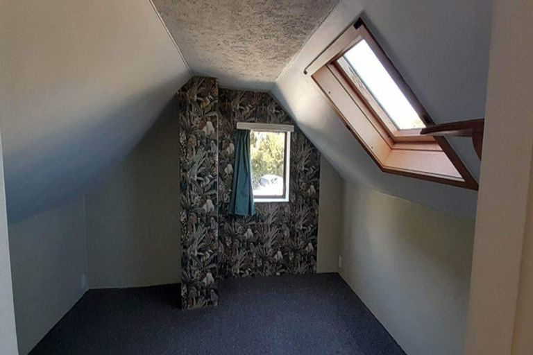 Photo of property in 104 Tauhinu Road, Miramar, Wellington, 6022