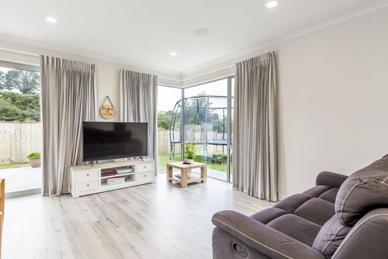 Photo of property in 41 Woodridge Drive, Stanmore Bay, Whangaparaoa, 0932