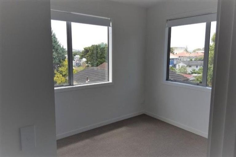 Photo of property in 10 Kanorau Place, Mangere, Auckland, 2022