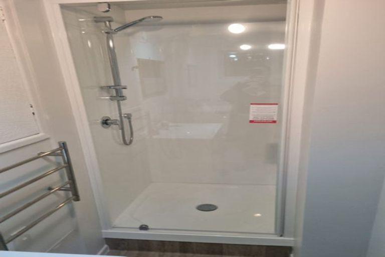 Photo of property in 102 Saddleback Rise, Murrays Bay, Auckland, 0630