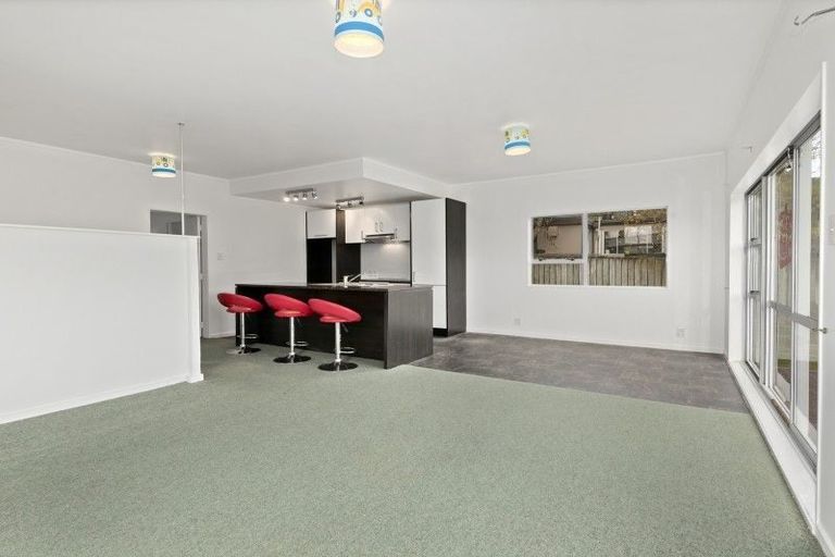 Photo of property in 384 Stokes Valley Road, Stokes Valley, Lower Hutt, 5019