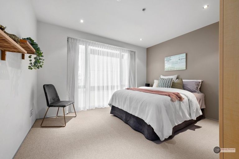 Photo of property in Sanctum Apartment, 10 Ebor Street, Te Aro, Wellington, 6011