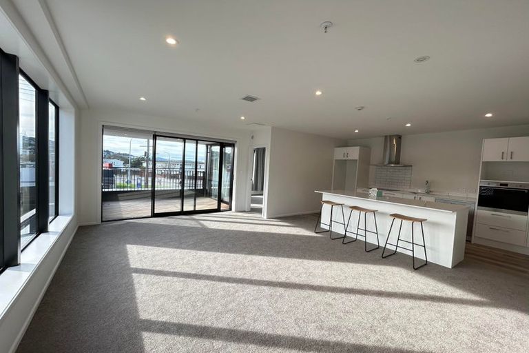 Photo of property in 201/2 Onepu Road, Kilbirnie, Wellington, 6022