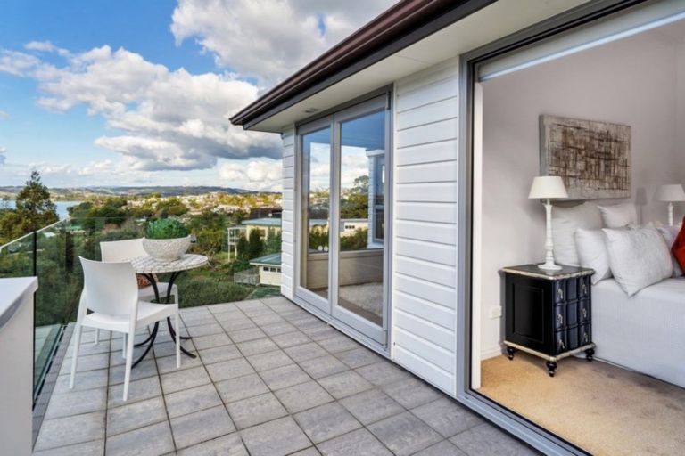 Photo of property in 7 Fenton Terrace, Cockle Bay, Auckland, 2014