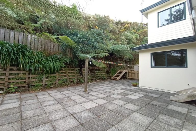 Photo of property in 21 Ladbrooke Drive, Newlands, Wellington, 6037