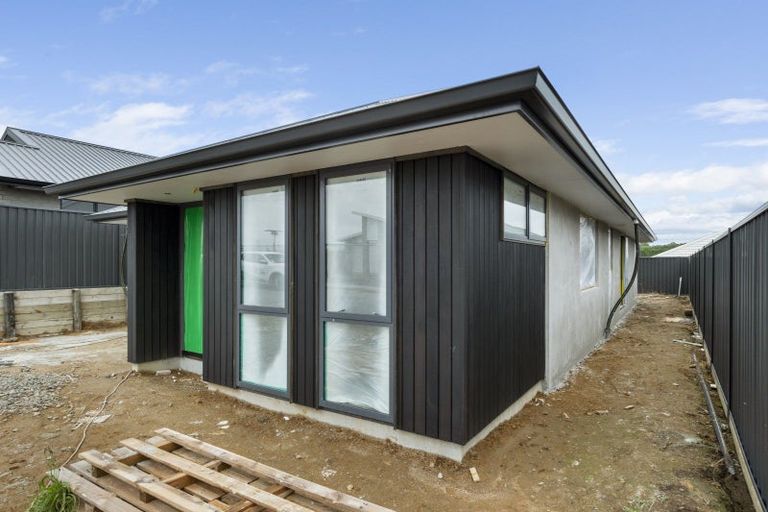 Photo of property in 10 Ash Lane, Omokoroa, 3114