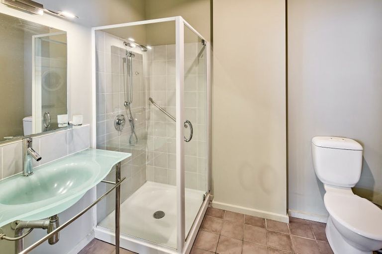 Photo of property in Stadium Garden Flats, 201/107 Thorndon Quay, Pipitea, Wellington, 6011