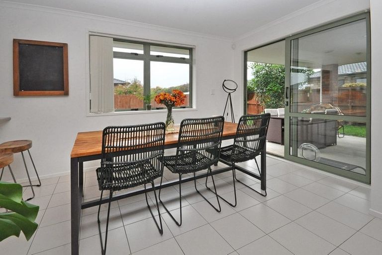 Photo of property in 26 Ripple Grove, Waiuku, 2123