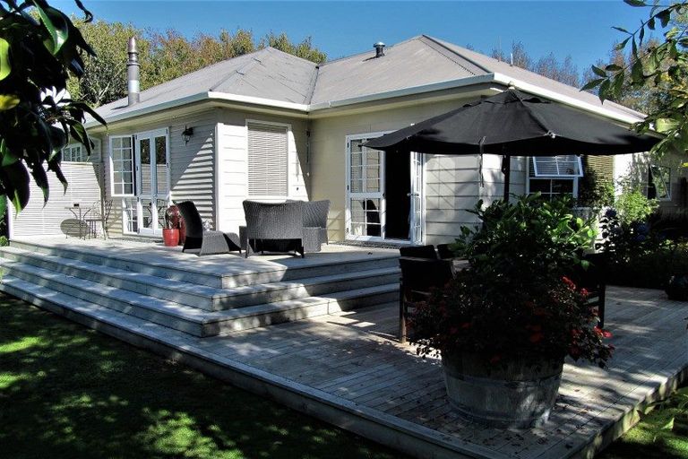 Photo of property in 1066 Egmont Road, Egmont Village, New Plymouth, 4372