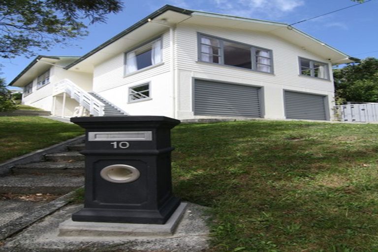 Photo of property in 10 Kamla Way, Khandallah, Wellington, 6035