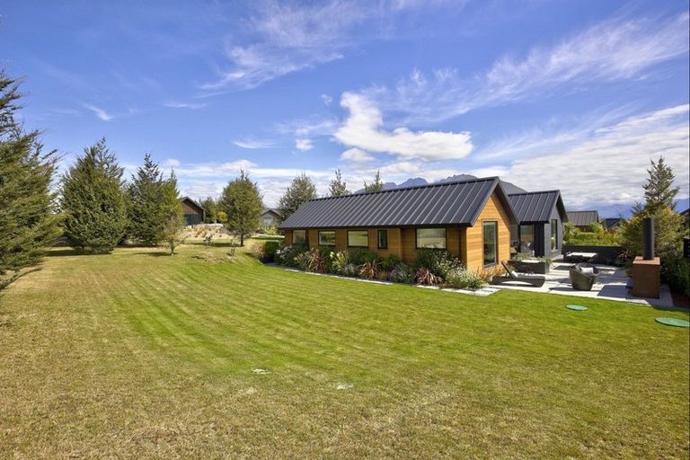 Photo of property in 5 Bretby Court, Jacks Point, Queenstown, 9371
