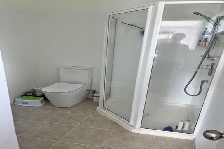 Photo of property in 21 Pyrite Street, Westgate, Auckland, 0614