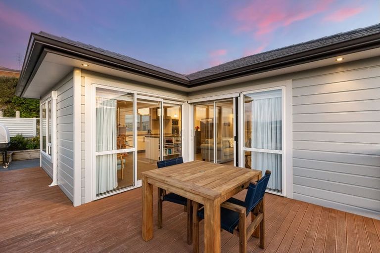 Photo of property in 8 Bluejacket Place, Whitby, Porirua, 5024