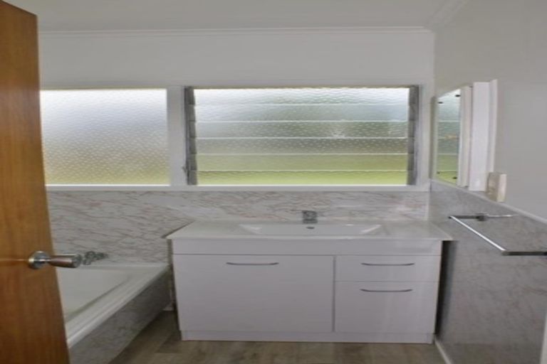 Photo of property in 2/3 Stanley Avenue, Milford, Auckland, 0620