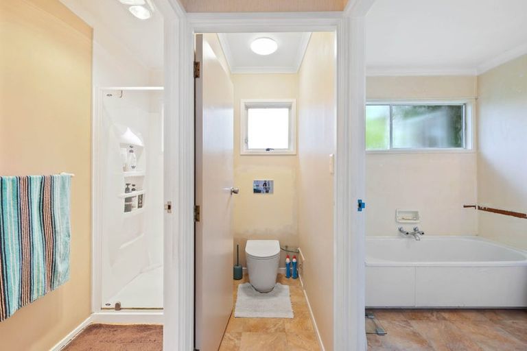 Photo of property in 37 Haseler Crescent, Howick, Auckland, 2014