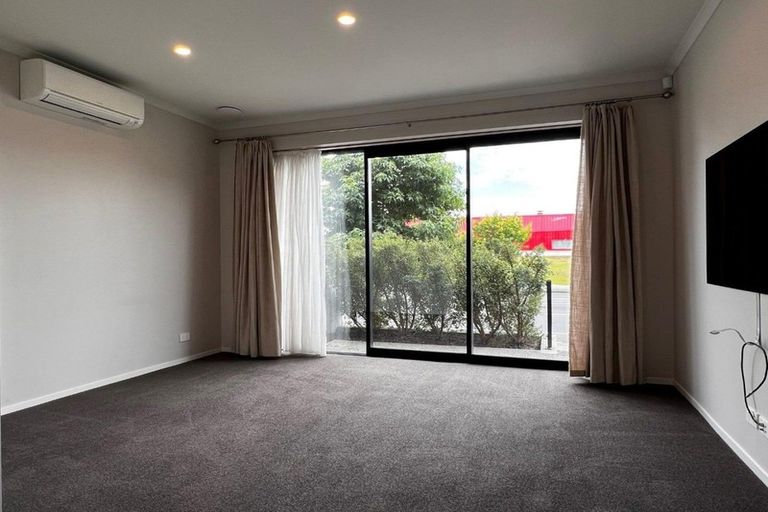 Photo of property in 91c Hobsonville Point Road, Hobsonville, Auckland, 0616