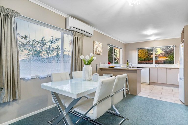 Photo of property in 12 Bokeen Lane, Flat Bush, Auckland, 2019