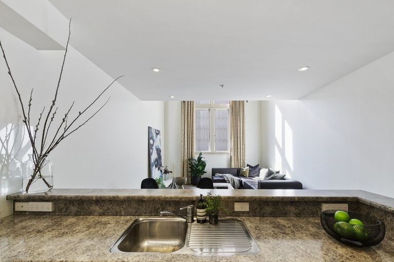 Photo of property in Whitmore Apartments, 1b/7 Stout Street, Wellington Central, Wellington, 6011