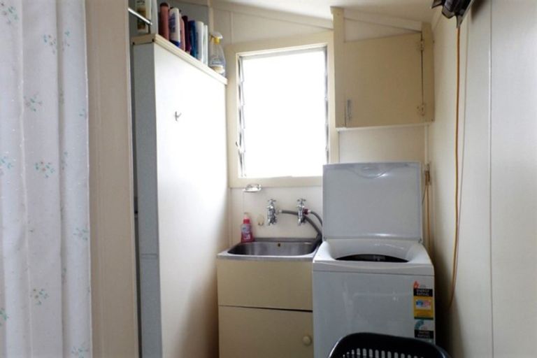 Photo of property in 88 Queen Street, Westport, 7825