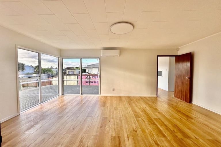 Photo of property in 38 Sharland Avenue, Manurewa, Auckland, 2102