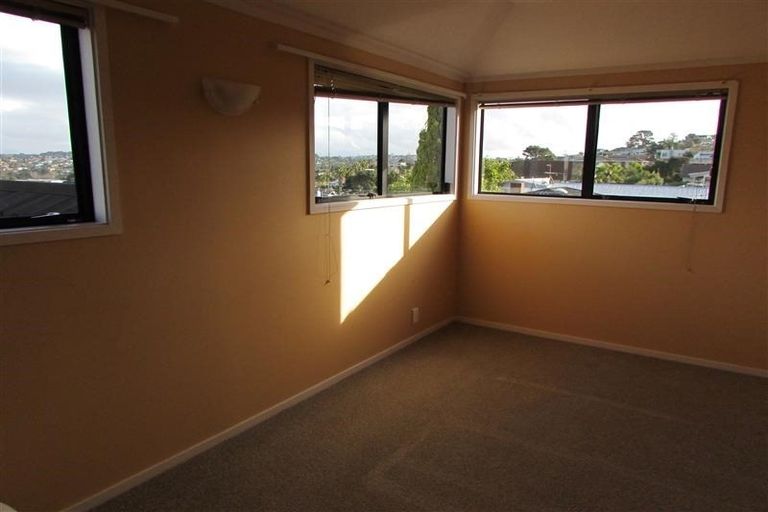 Photo of property in 2/36 Orchard Road, Waiake, Auckland, 0630