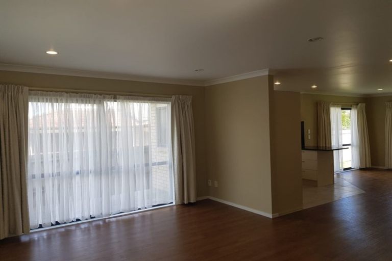 Photo of property in 63a Redoubt Road, Goodwood Heights, Auckland, 2105