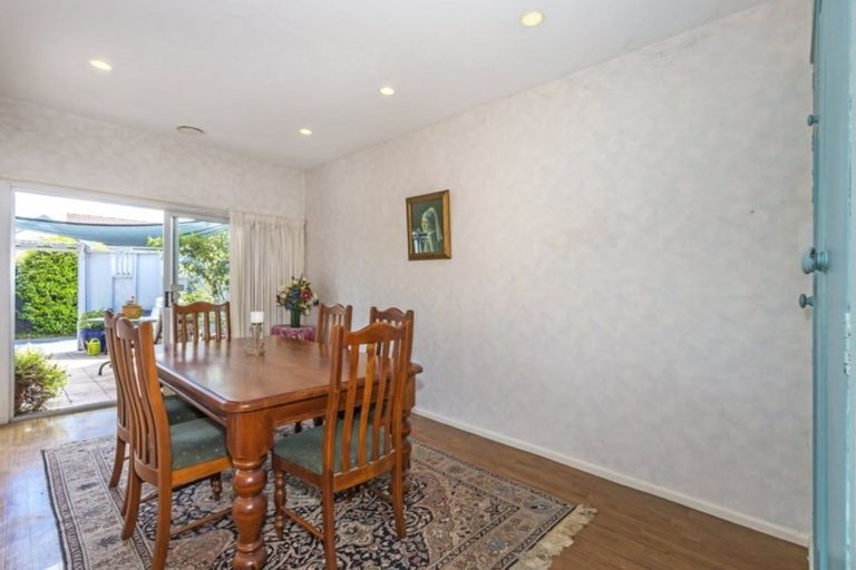 Photo of property in 2/10 Karen Lane, Beckenham, Christchurch, 8023
