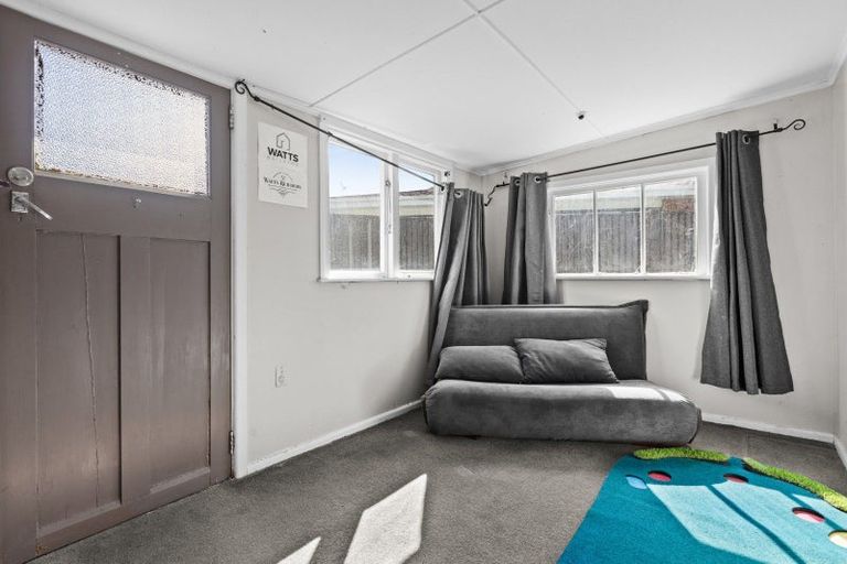 Photo of property in 1a Cassino Crescent, Onekawa, Napier, 4110