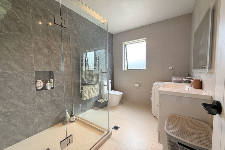 Photo of property in 10 Maraeariki Avenue, Orewa, 0931