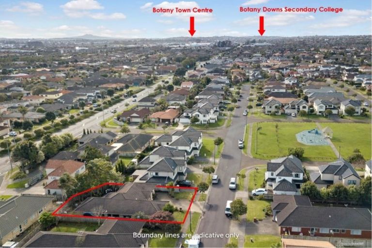 Photo of property in 62 Thornbury Crescent, East Tamaki Heights, Auckland, 2016