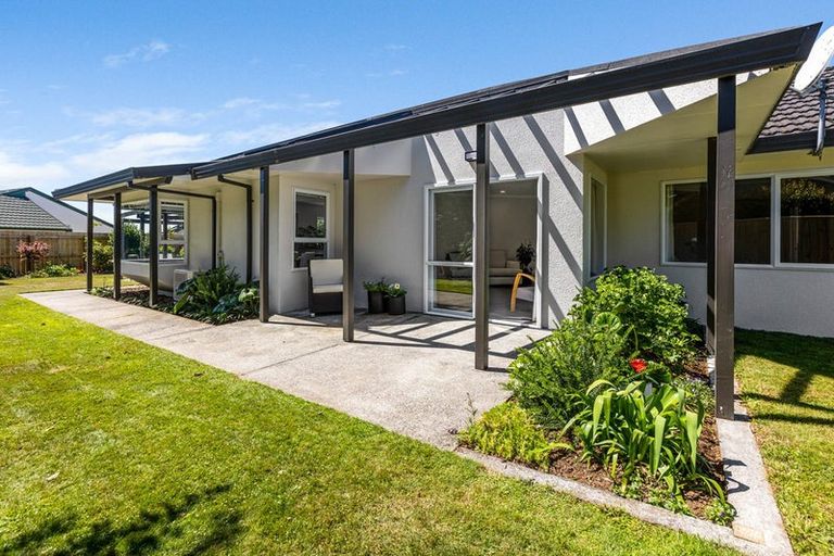 Photo of property in 9a Karina Road, Merrilands, New Plymouth, 4312