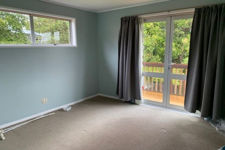 Photo of property in 16 Acacia Road, Torbay, Auckland, 0632