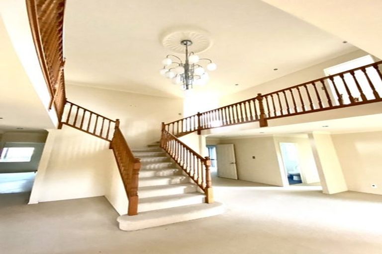 Photo of property in 7 Kawai Rise, Te Atatu Peninsula, Auckland, 0610