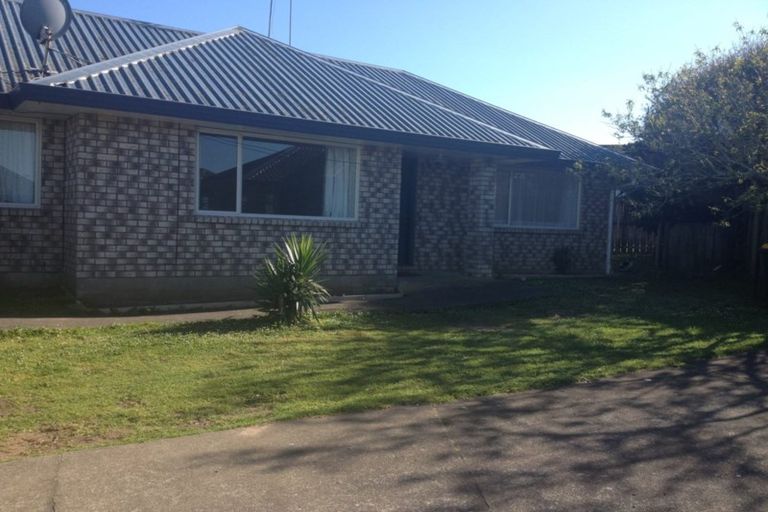 Photo of property in 2/14 Bellville Drive, Clendon Park, Auckland, 2103