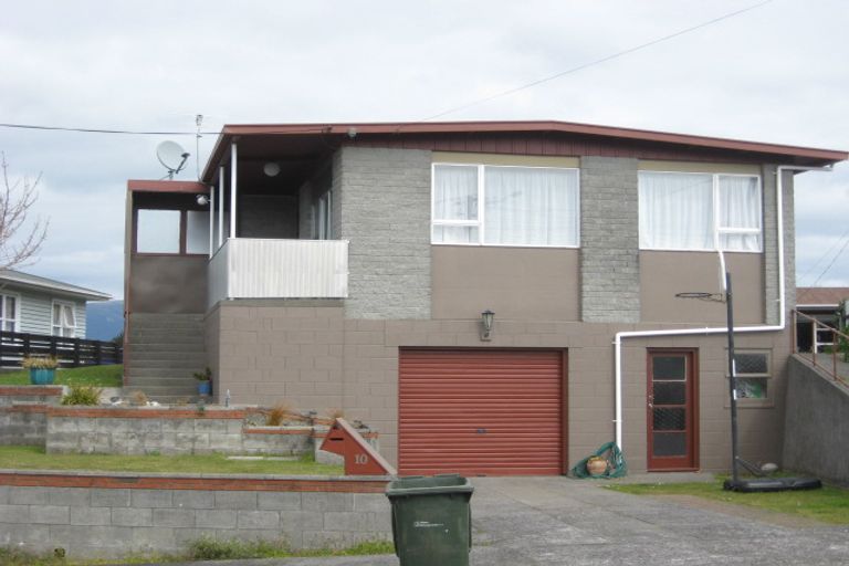 Photo of property in 10 Elm Grove, Westown, New Plymouth, 4310