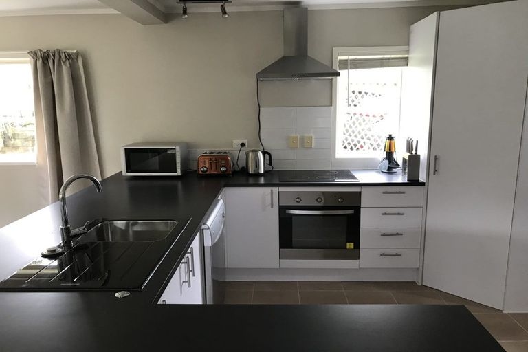 Photo of property in 1/42 Forrest Hill Road, Forrest Hill, Auckland, 0620