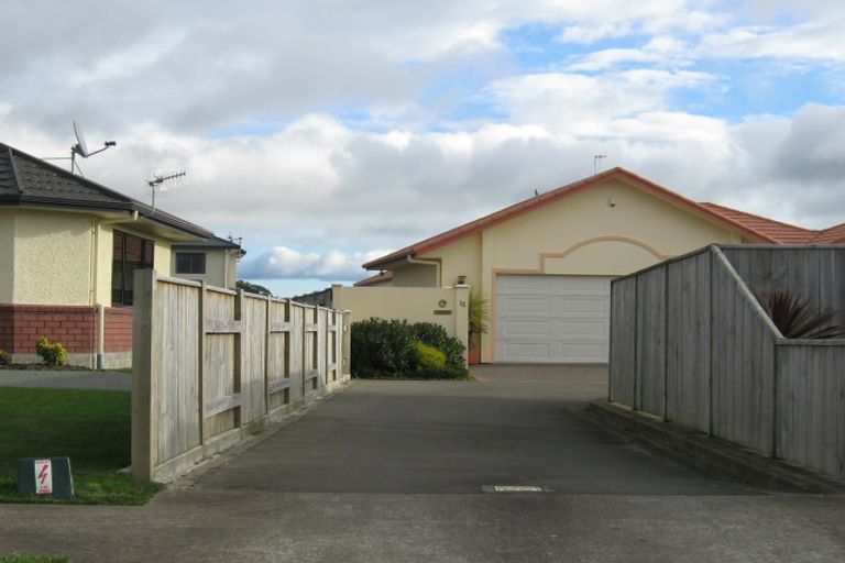 Photo of property in 15 Sycamore Crescent, Fitzherbert, Palmerston North, 4410