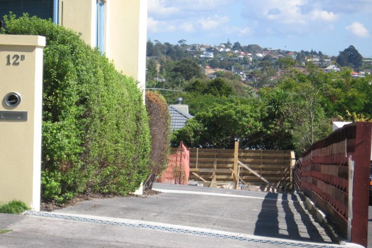 Photo of property in 12b Rothesay Bay Road, Rothesay Bay, Auckland, 0630