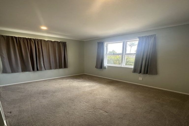 Photo of property in 49 Bruce Road, Glenfield, Auckland, 0629