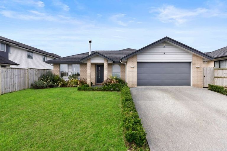 Photo of property in 23 Pakaraka Drive, Papakura, 2110