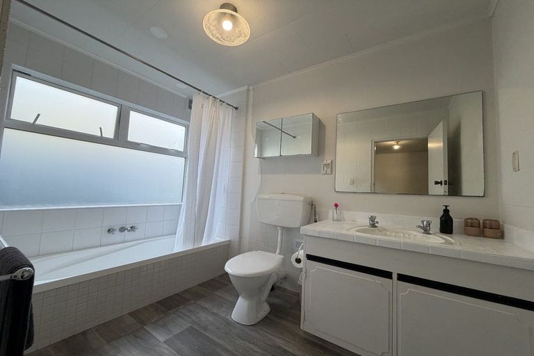 Photo of property in 5/16 Guthrie Road, Havelock North, 4130