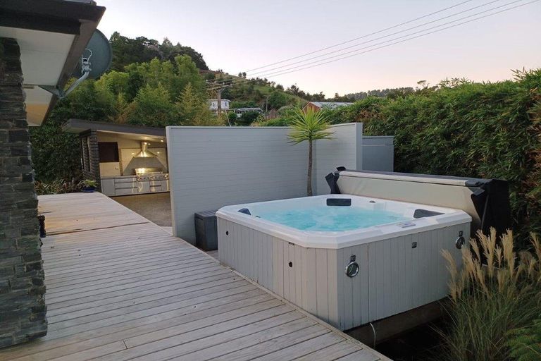 Photo of property in 31 Crisp Road, Parua Bay, Whangarei, 0174