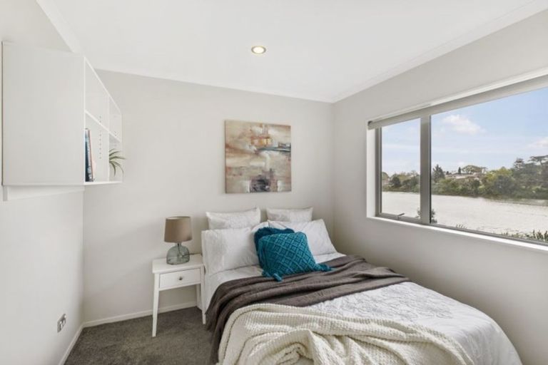 Photo of property in 2f Wood Street, Papakura, 2110