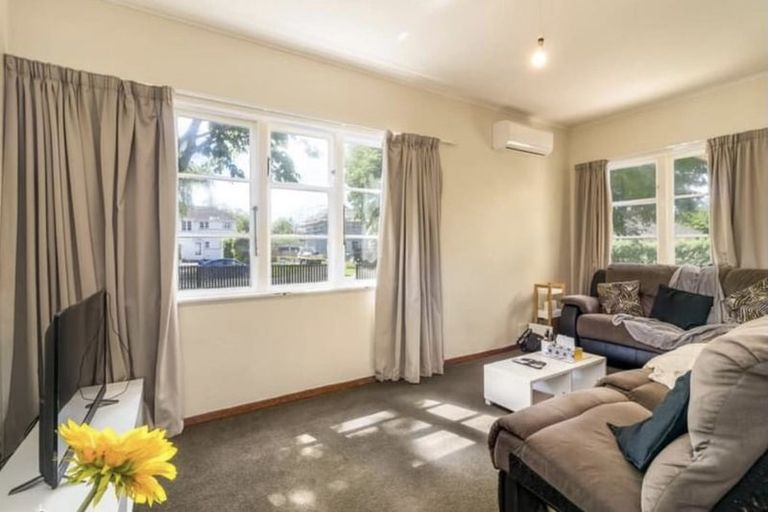 Photo of property in 15 Attlee Crescent, Bryndwr, Christchurch, 8053