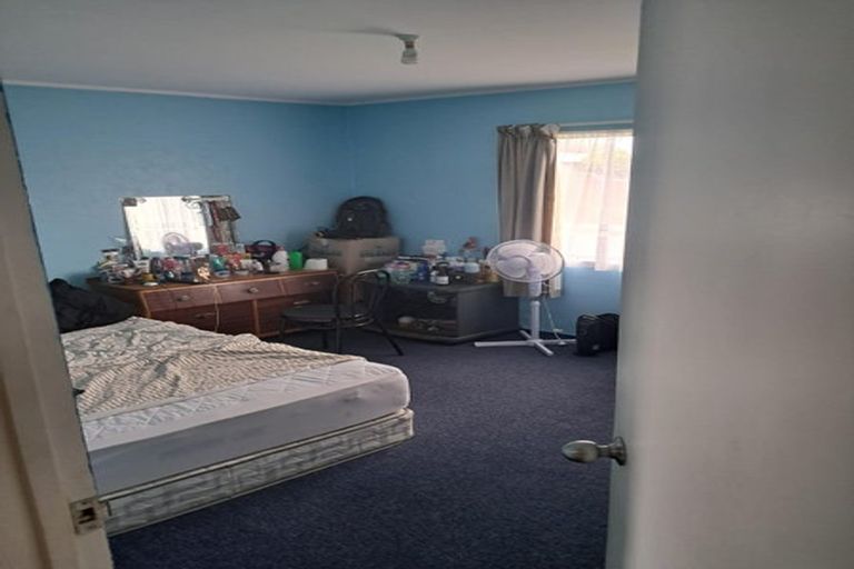 Photo of property in 1/5 Volta Place, Clendon Park, Auckland, 2103