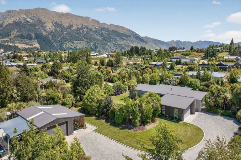 Photo of property in 28 Sam John Place, Lake Hawea, 9382