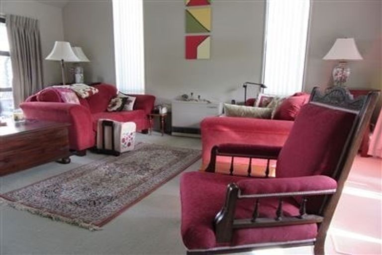 Photo of property in 22 Joseph Banks Drive, Whitby, Porirua, 5024